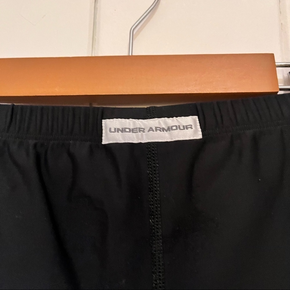 Under Armour Black Bike Shorts. Size Medium. - Picture 4 of 6